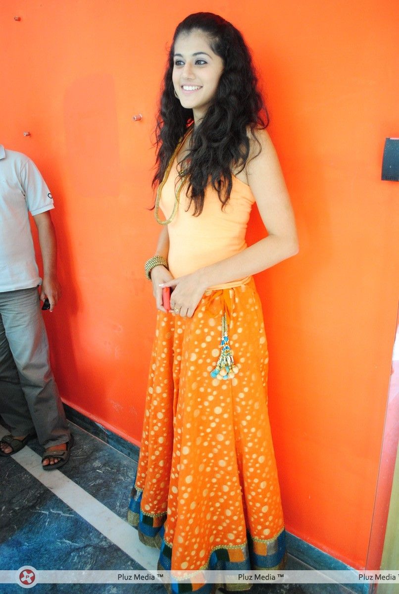 Taapsee Pannu - Mogudu Movie Team at Big FM Pictures | Picture 107727